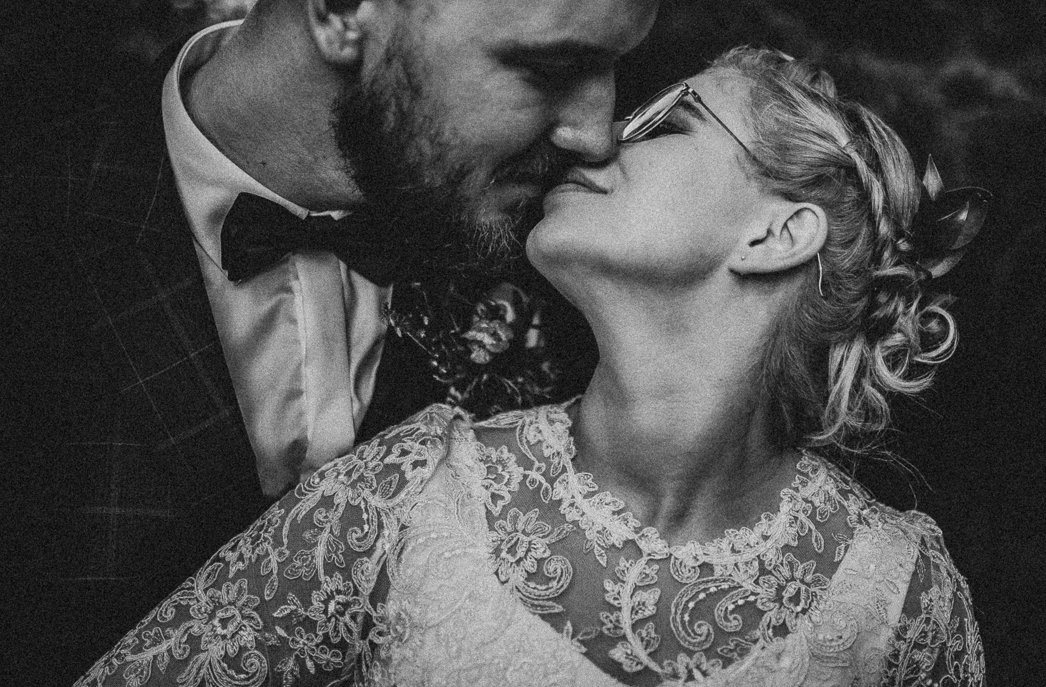 Fotograf ślubny Sesja ślubna Reportaż ślubny Plener ślubny Fotografia pary młodej Zdjęcia z wesela Przygotowania ślubne Fotografia narzeczeńska Album ślubny Naturalna fotografia ślubna Fotograf na wesele Ceremonia zaślubin Zdjęcia z pierwszego tańca Fotografia detali ślubnych Romantyczne zdjęcia ślubne Uchwycenie emocji Styl boho w fotografii ślubnej Fotografia ślubna lifestyle Fotograf ślubny z doświadczeniem Portfolio fotografa ślubnego